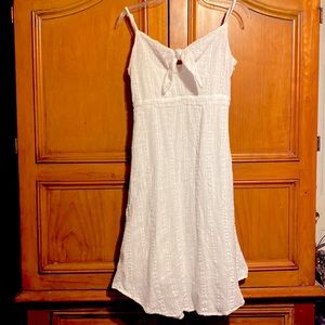 Gorgeous white embroidery cotton dress ❤️